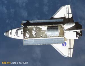 Shuttle mit geöffneter Ladeluke